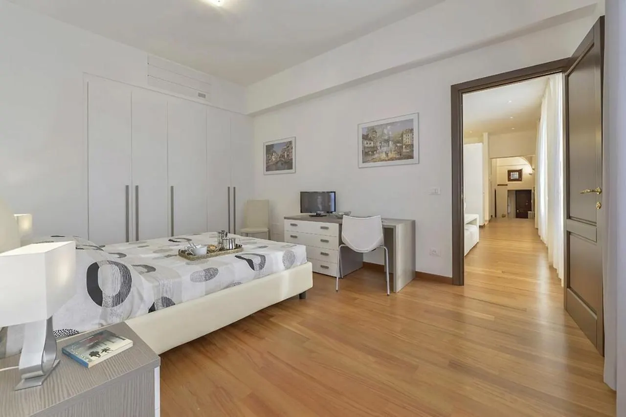 Appartamento Palazzo Anselmi Firenze