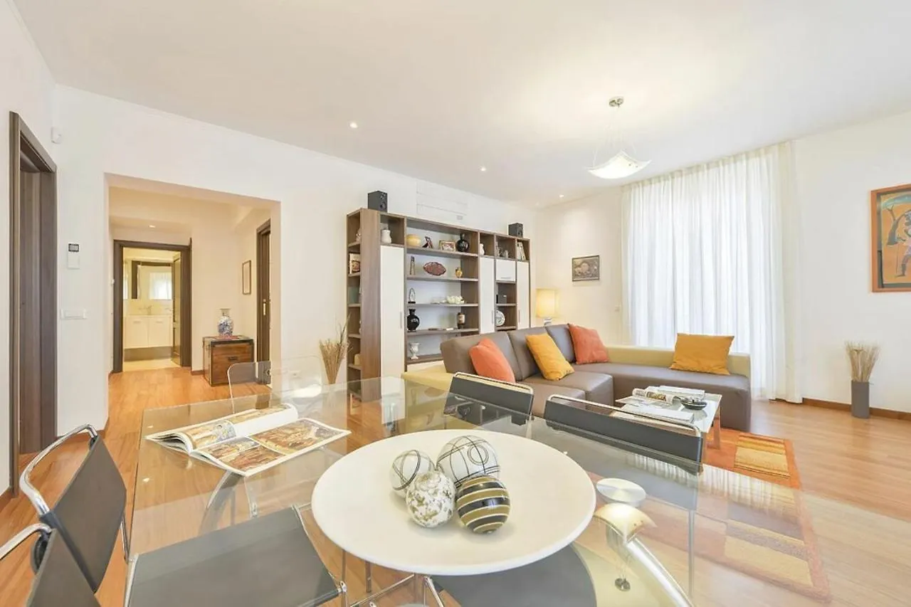 Palazzo Anselmi Apartment Florence